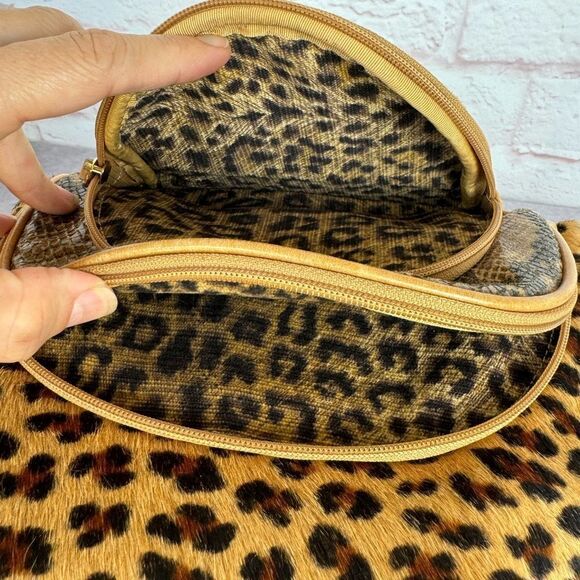Clever Carriage Company Ponyhair Mixed Material Gorgeous Cheetah Print Hobo Bag - Picture 13 of 15
